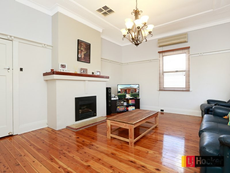 51 Gipps Street, Tamworth NSW 2340
