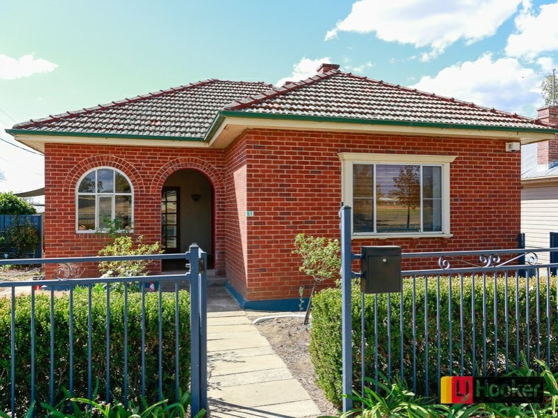 51 Gipps Street, Tamworth NSW 2340
