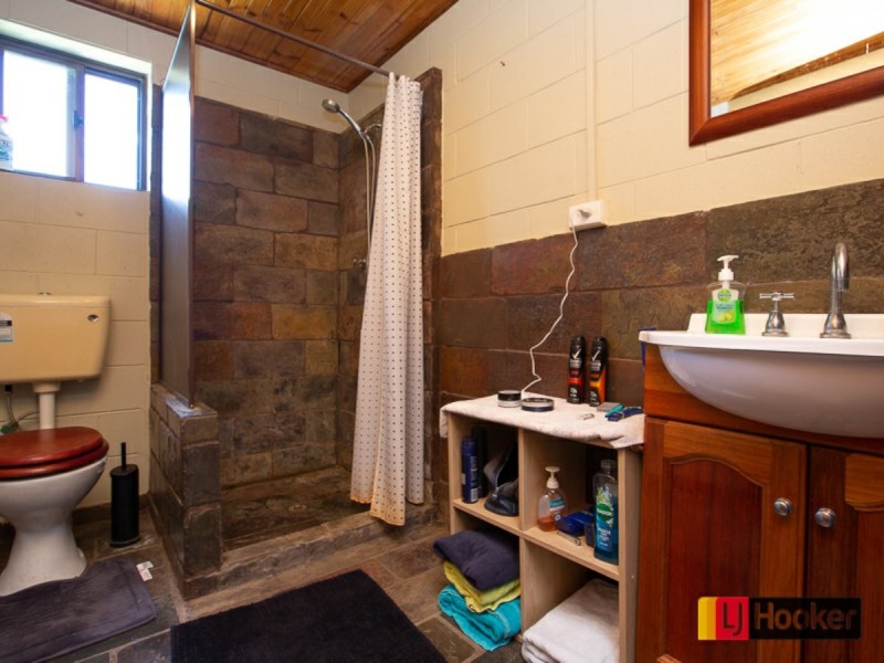 18 Robey Street, Kootingal NSW 2352