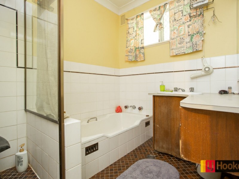 12 Edinburgh Street, Tamworth NSW 2340