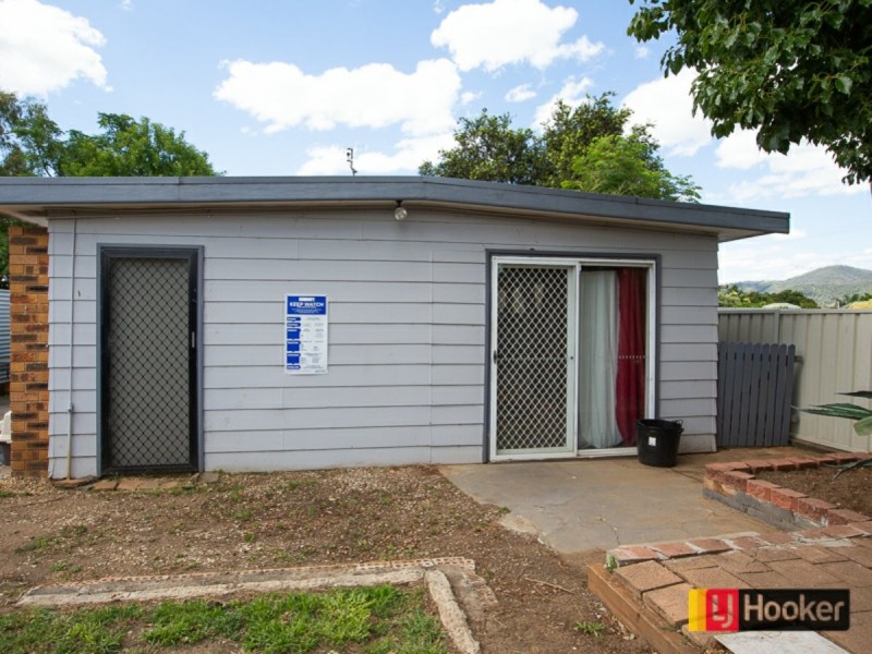 2a Bruce Street, Tamworth NSW 2340