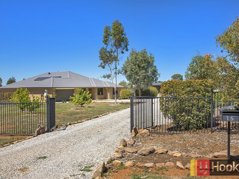 15 Landsborough Close, Tamworth NSW 2340