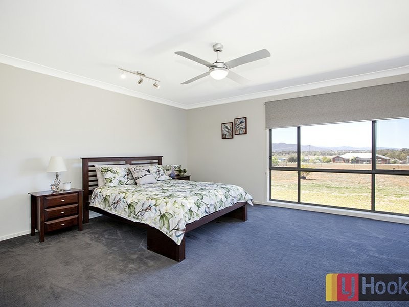 15 Landsborough Close, Tamworth NSW 2340