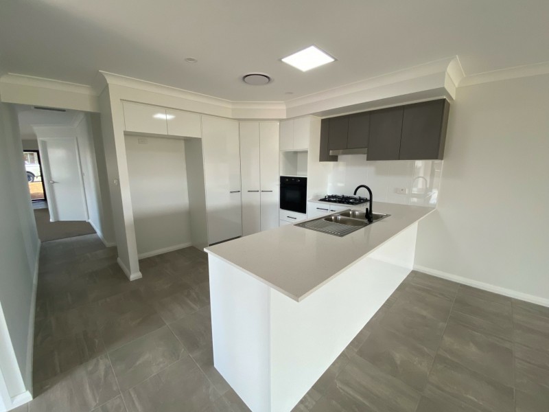 24 Grand Meadows Drive, North Tamworth NSW 2340