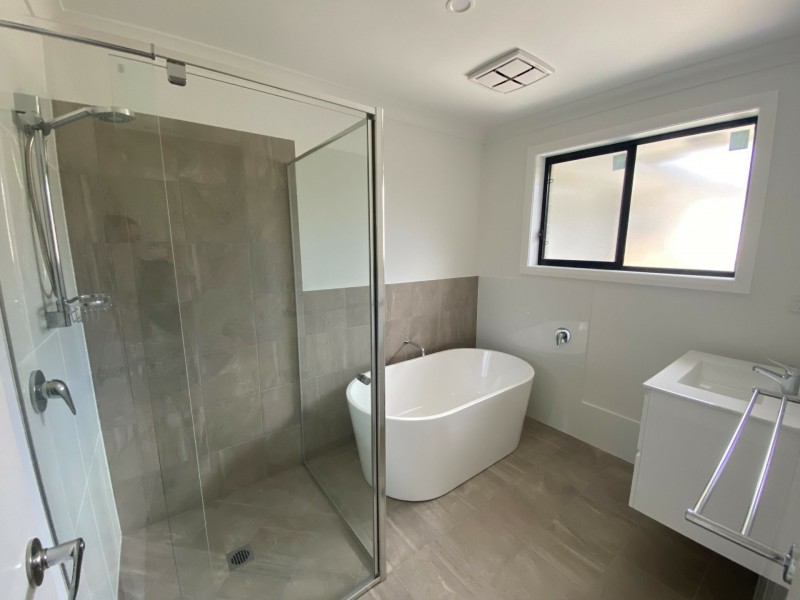 24 Grand Meadows Drive, North Tamworth NSW 2340