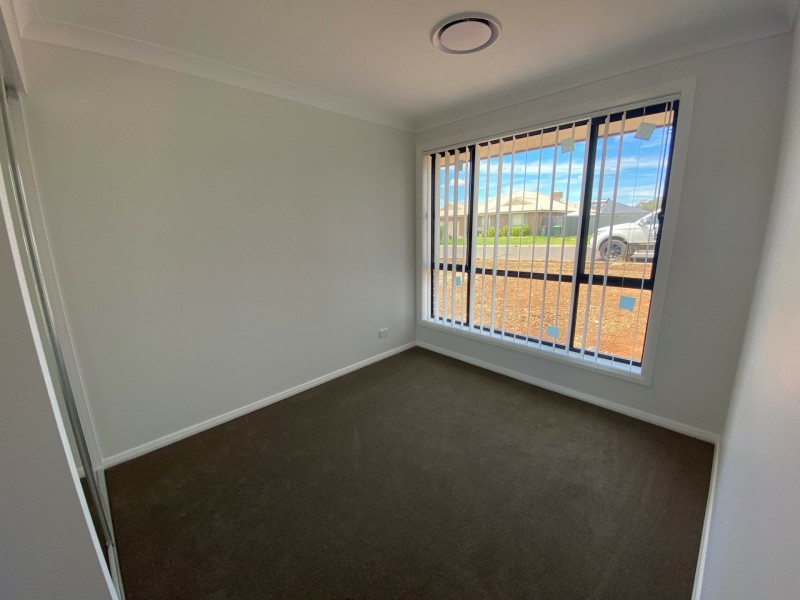 24 Grand Meadows Drive, North Tamworth NSW 2340