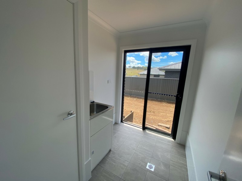 24 Grand Meadows Drive, North Tamworth NSW 2340