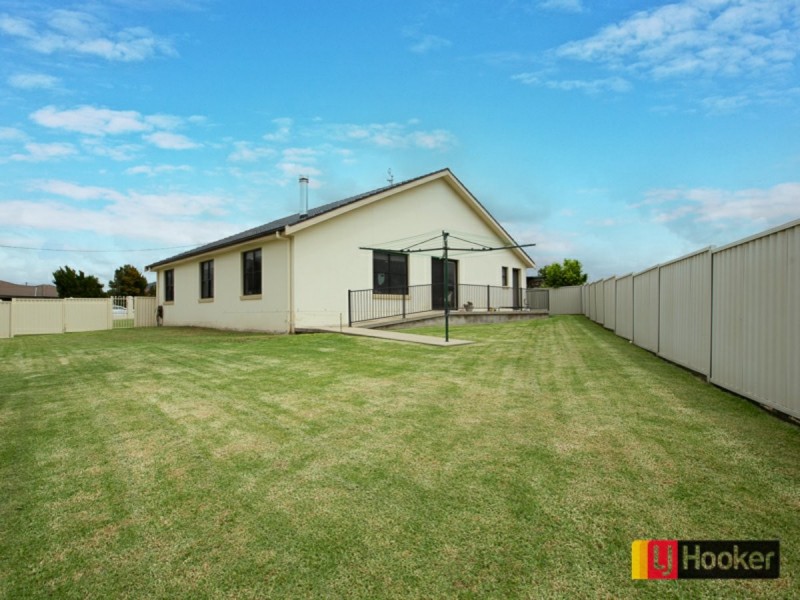 7 Banksia Close, Kootingal NSW 2352