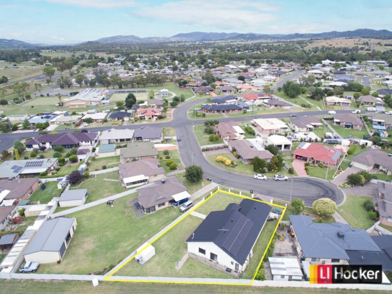 7 Banksia Close, Kootingal NSW 2352