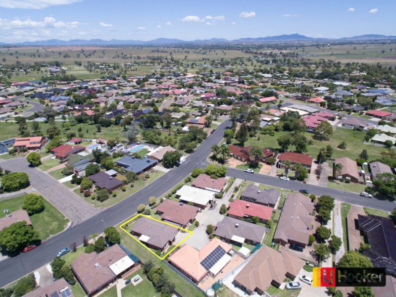31 Illoura Street, Hillvue NSW 2340