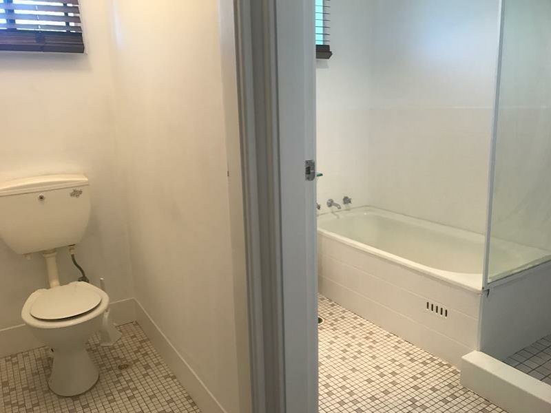 111 Manilla Road, Tamworth NSW 2340