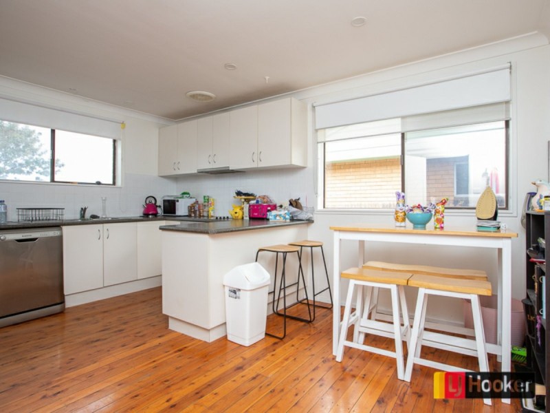 111 Manilla Road, Tamworth NSW 2340