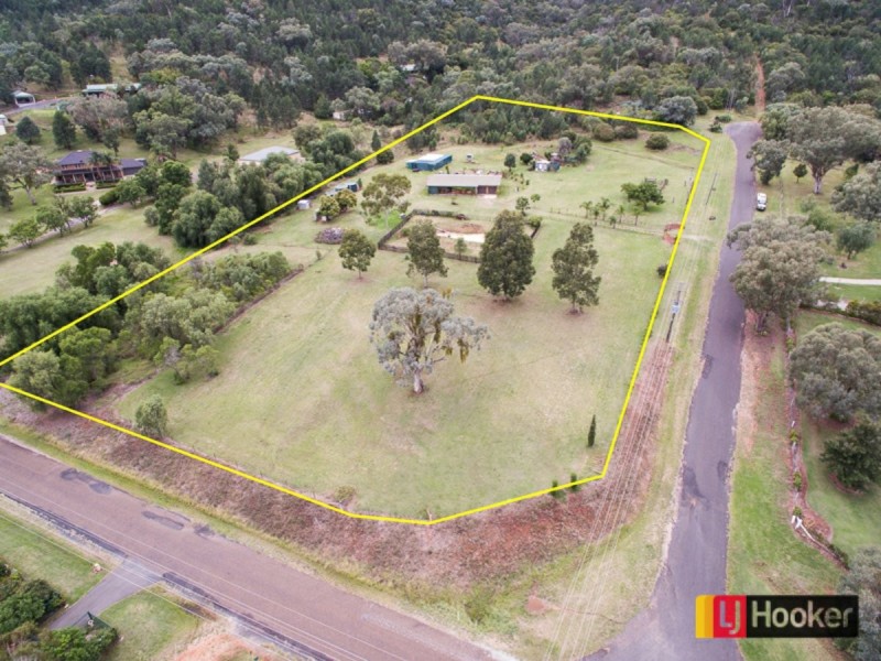 11 Joshua Place, Moore Creek NSW 2340