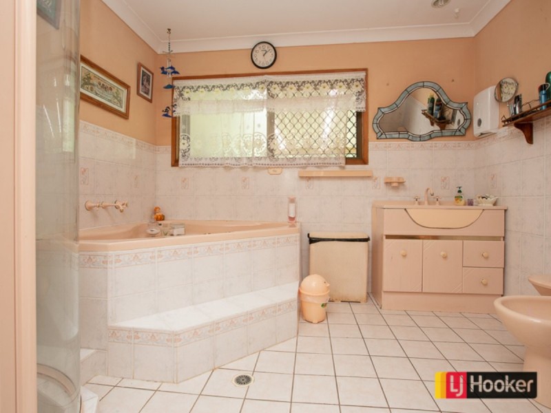 11 Joshua Place, Moore Creek NSW 2340