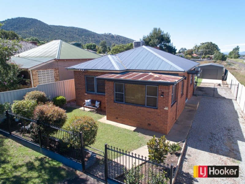 23 Roderick Street, Tamworth NSW 2340