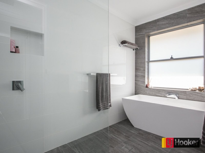 96 White Street, East Tamworth NSW 2340