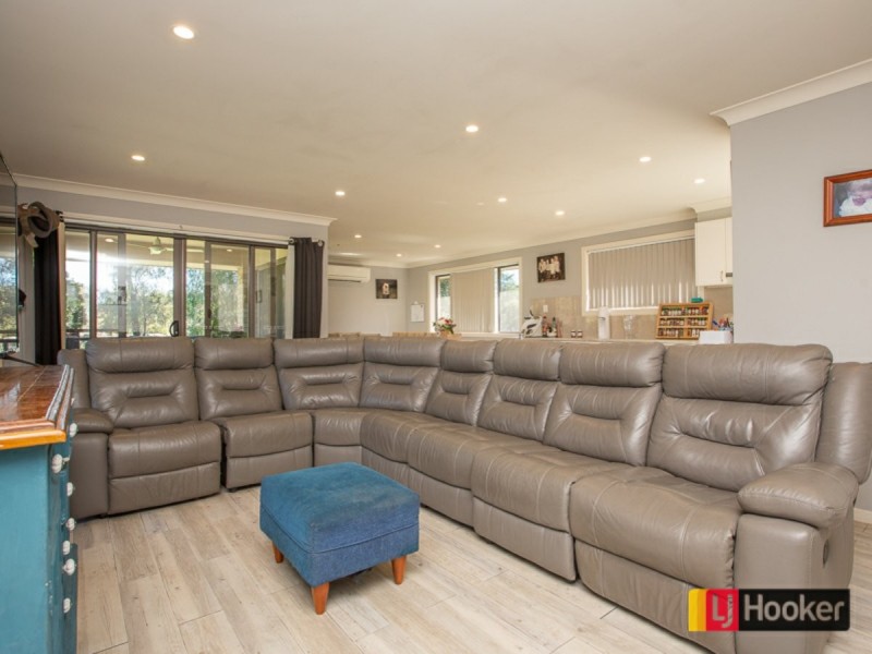 14 Somerset Place, Nemingha NSW 2340