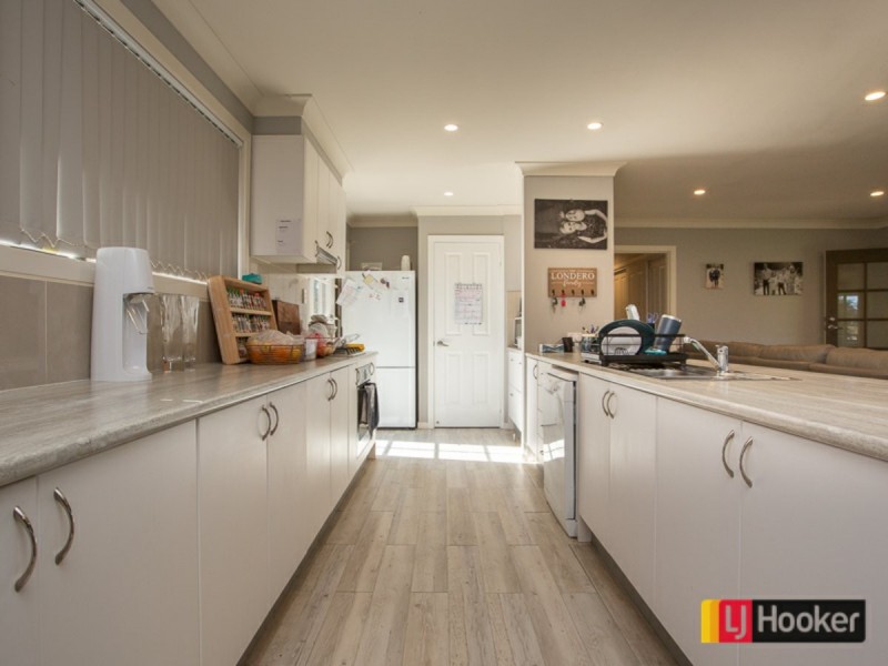 14 Somerset Place, Nemingha NSW 2340