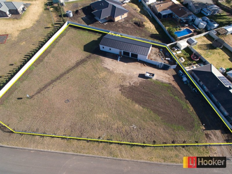 40 Nowland Crescent, Westdale NSW 2340