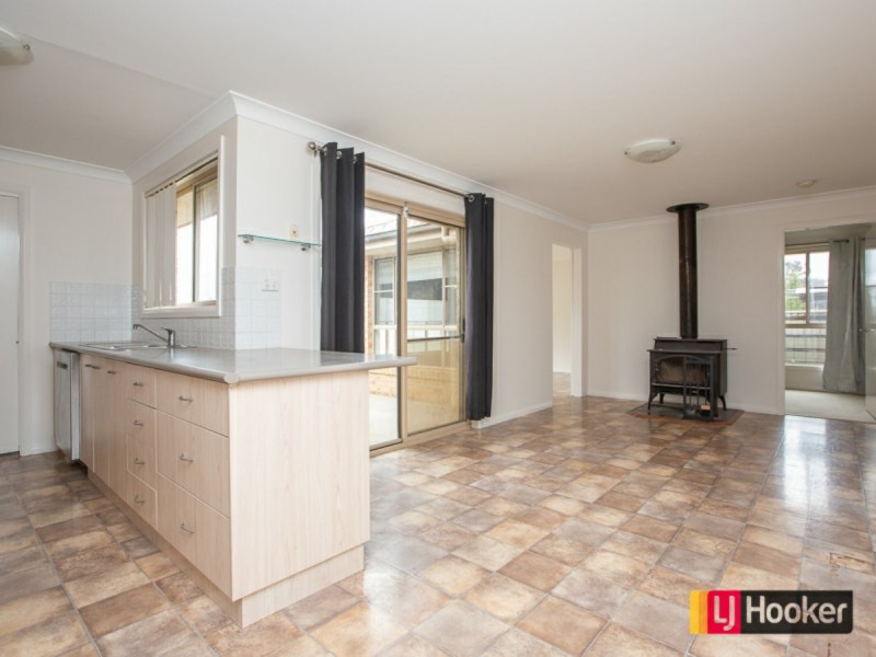 7 Burdekin Place, Westdale NSW 2340