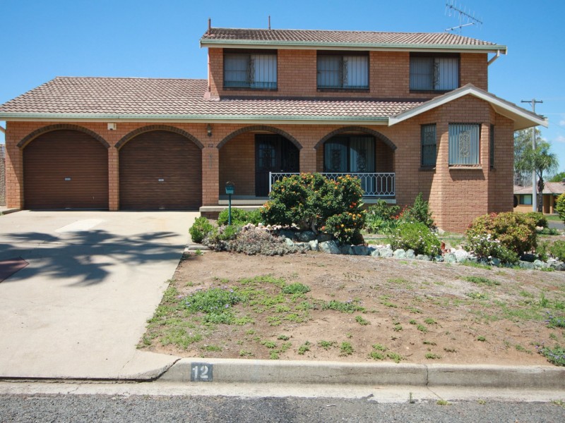 12 Arinya Street, Tamworth NSW 2340