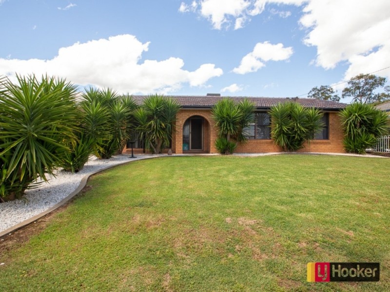 9 Milburn Rd, Oxley Vale NSW 2340