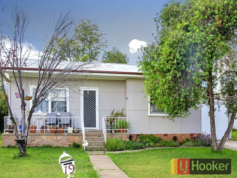 19 Jill Street, Hillvue NSW 2340