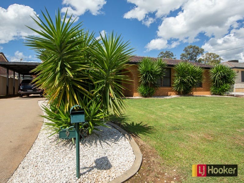 9 Milburn Rd, Oxley Vale NSW 2340