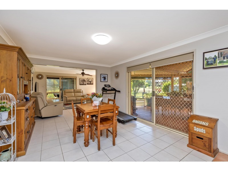 13 Eureka Place, Tamworth NSW 2340