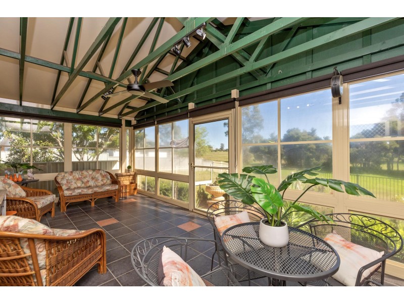 13 Eureka Place, Tamworth NSW 2340