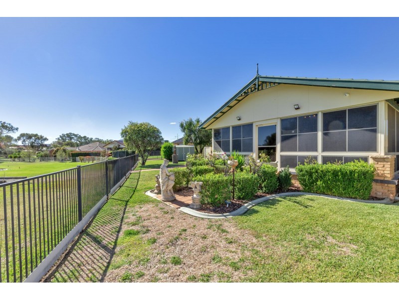 13 Eureka Place, Tamworth NSW 2340