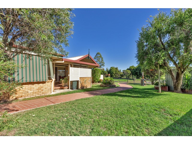 13 Eureka Place, Tamworth NSW 2340