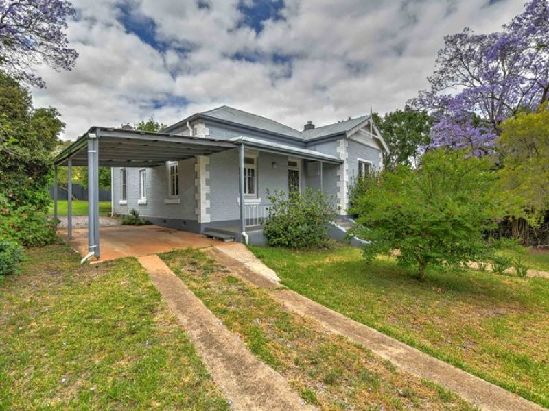81 Roderick Street, East Tamworth NSW 2340