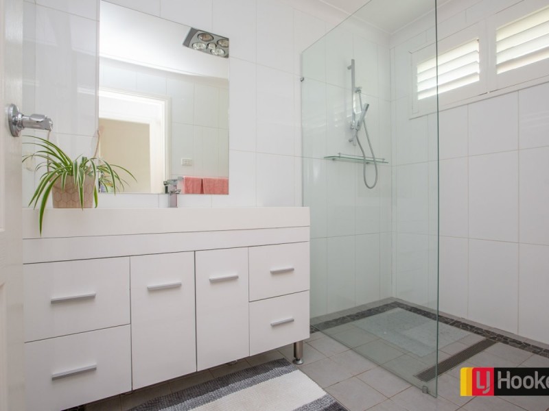 16 Waree Drive, Hillvue NSW 2340
