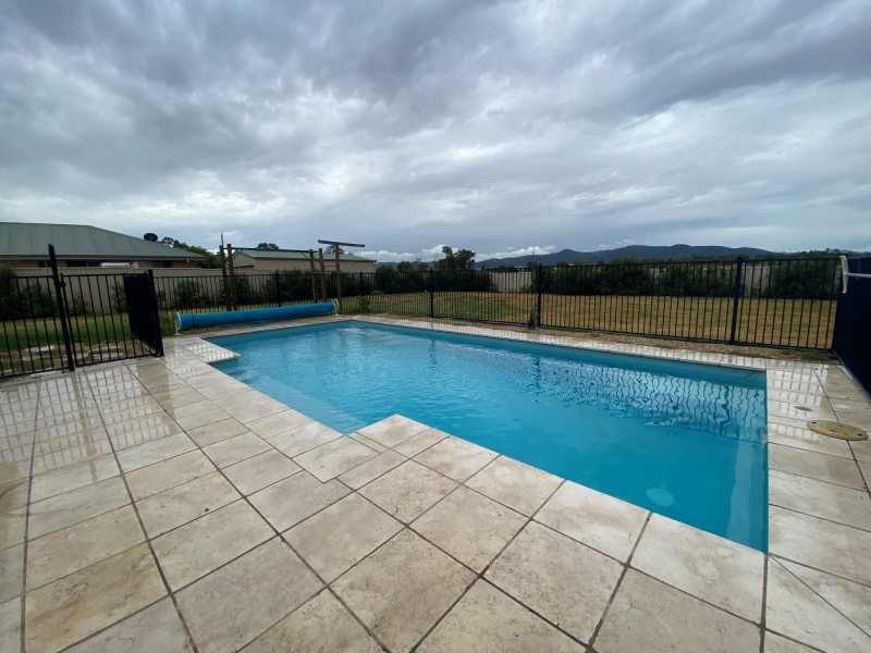 49 Nowland Crescent, Westdale NSW 2340