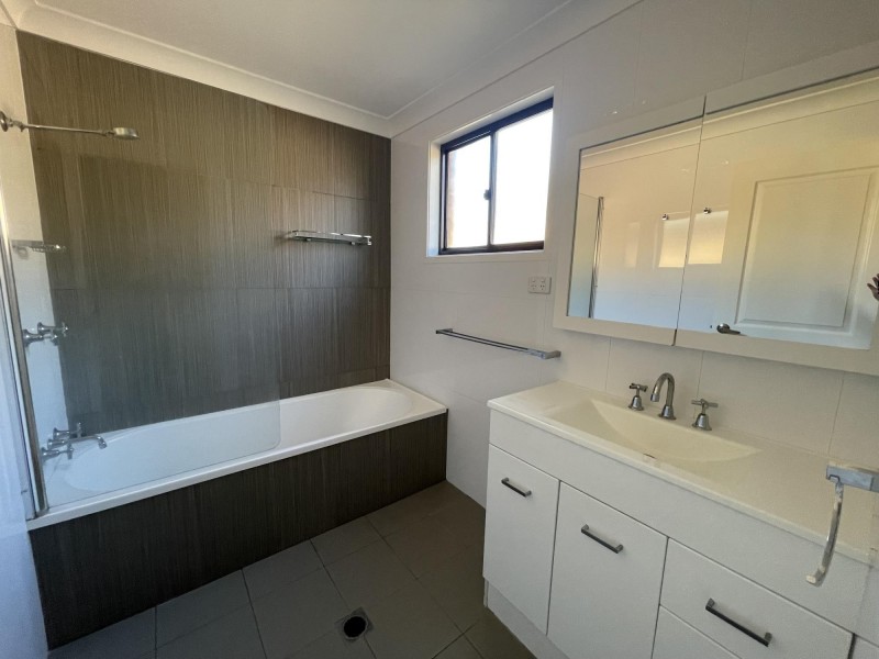 60 Mitchell Street, Westdale NSW 2340