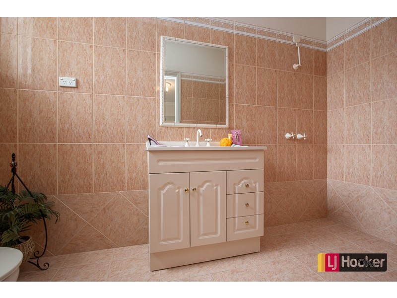 20a Bandalong Street, Hillvue NSW 2340