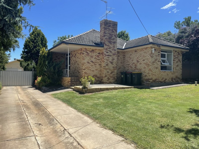 8 Russell Street, Tamworth NSW 2340