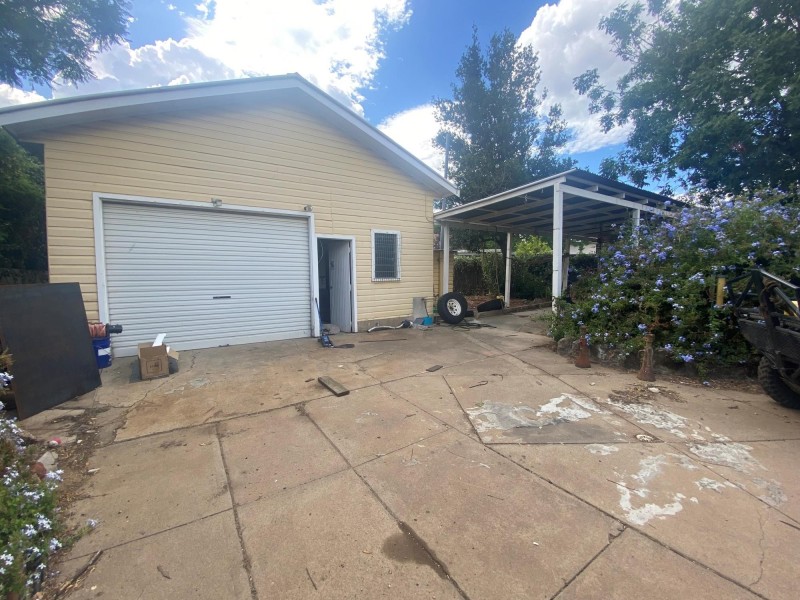 8 Russell Street, Tamworth NSW 2340