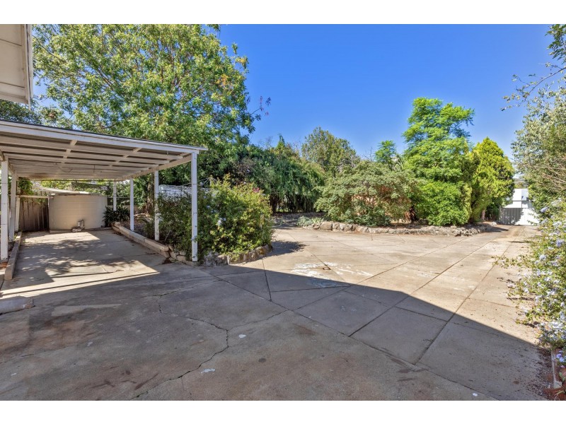 8 Russell Street, Tamworth NSW 2340