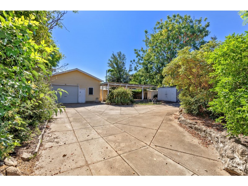 8 Russell Street, Tamworth NSW 2340