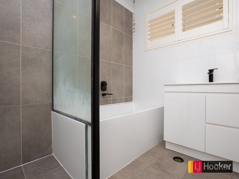 13 Flinders Street, Westdale NSW 2340