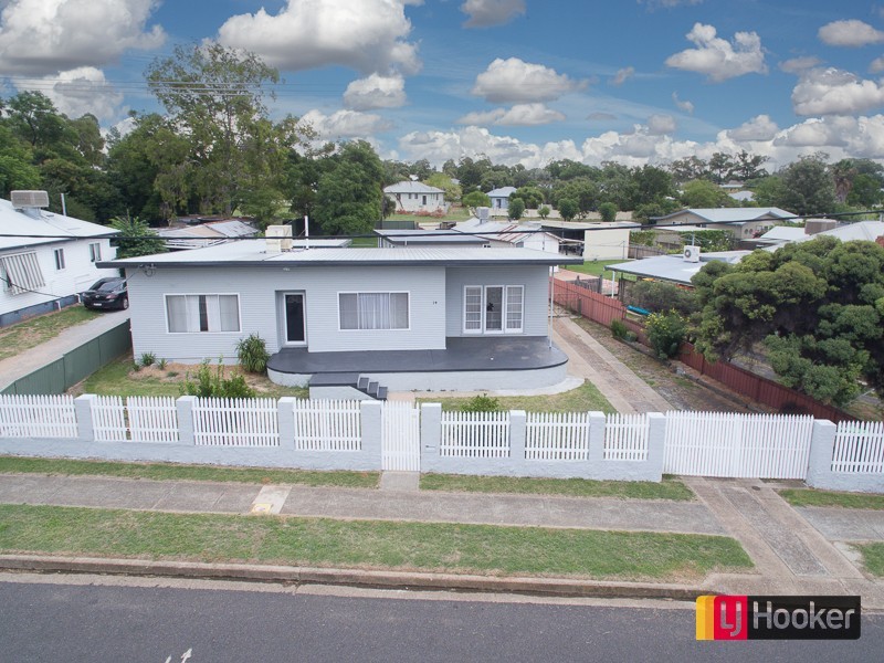 14 Hillvue Road, South Tamworth NSW 2340