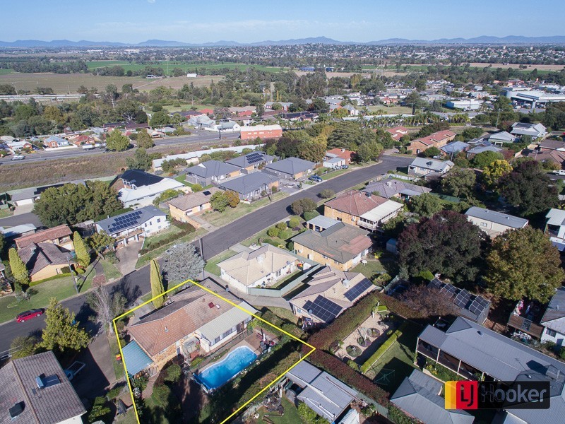 10 Carmichael Avenue, Tamworth NSW 2340