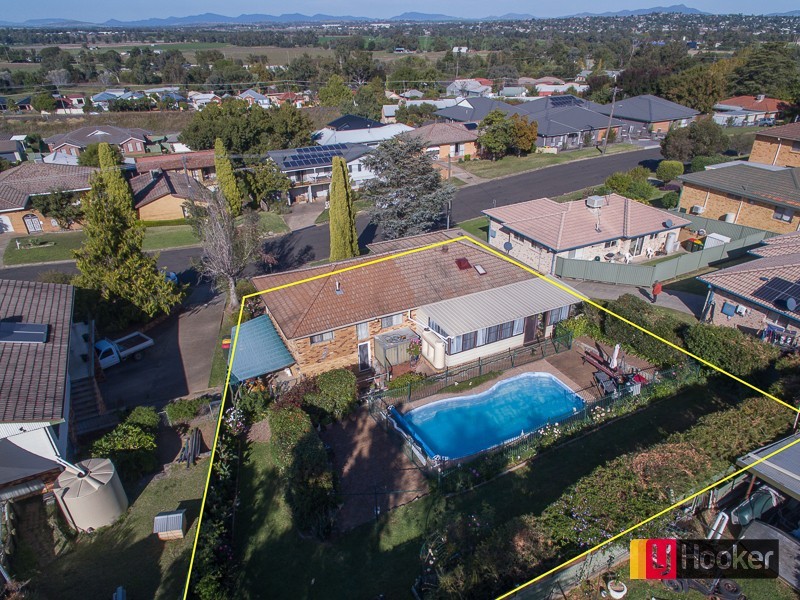 10 Carmichael Avenue, Tamworth NSW 2340