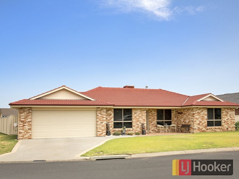 1 Minimbah Close, Hillvue NSW 2340