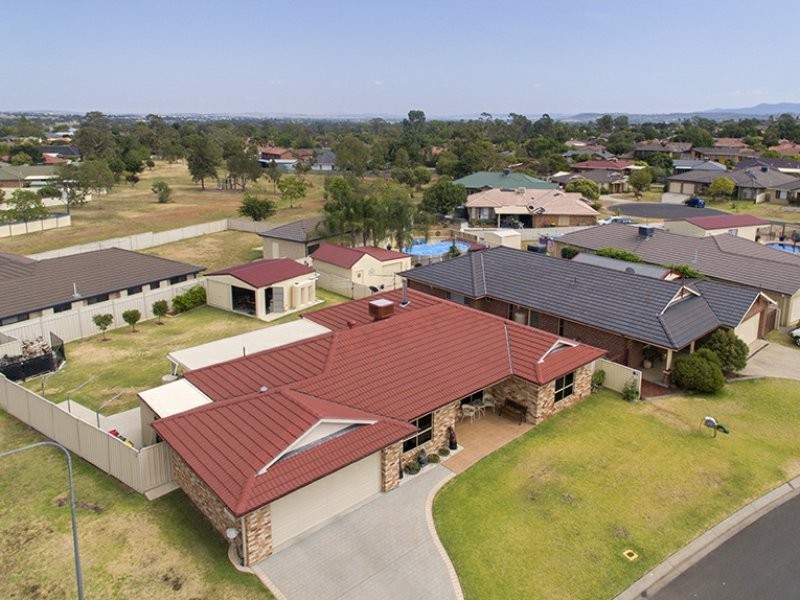 1 Minimbah Close, Hillvue NSW 2340