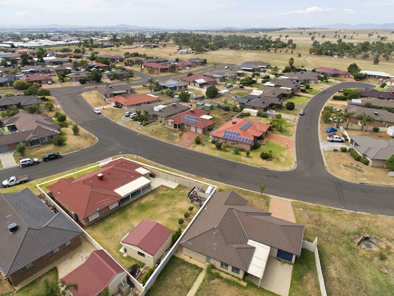 1 Minimbah Close, Hillvue NSW 2340