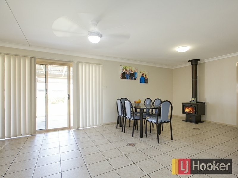 1 Minimbah Close, Hillvue NSW 2340
