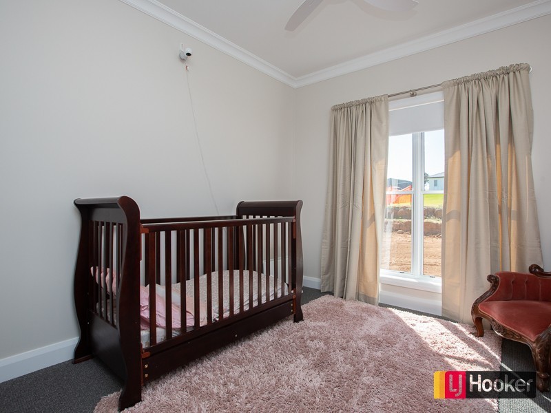 11 Potts Parade, Moore Creek NSW 2340